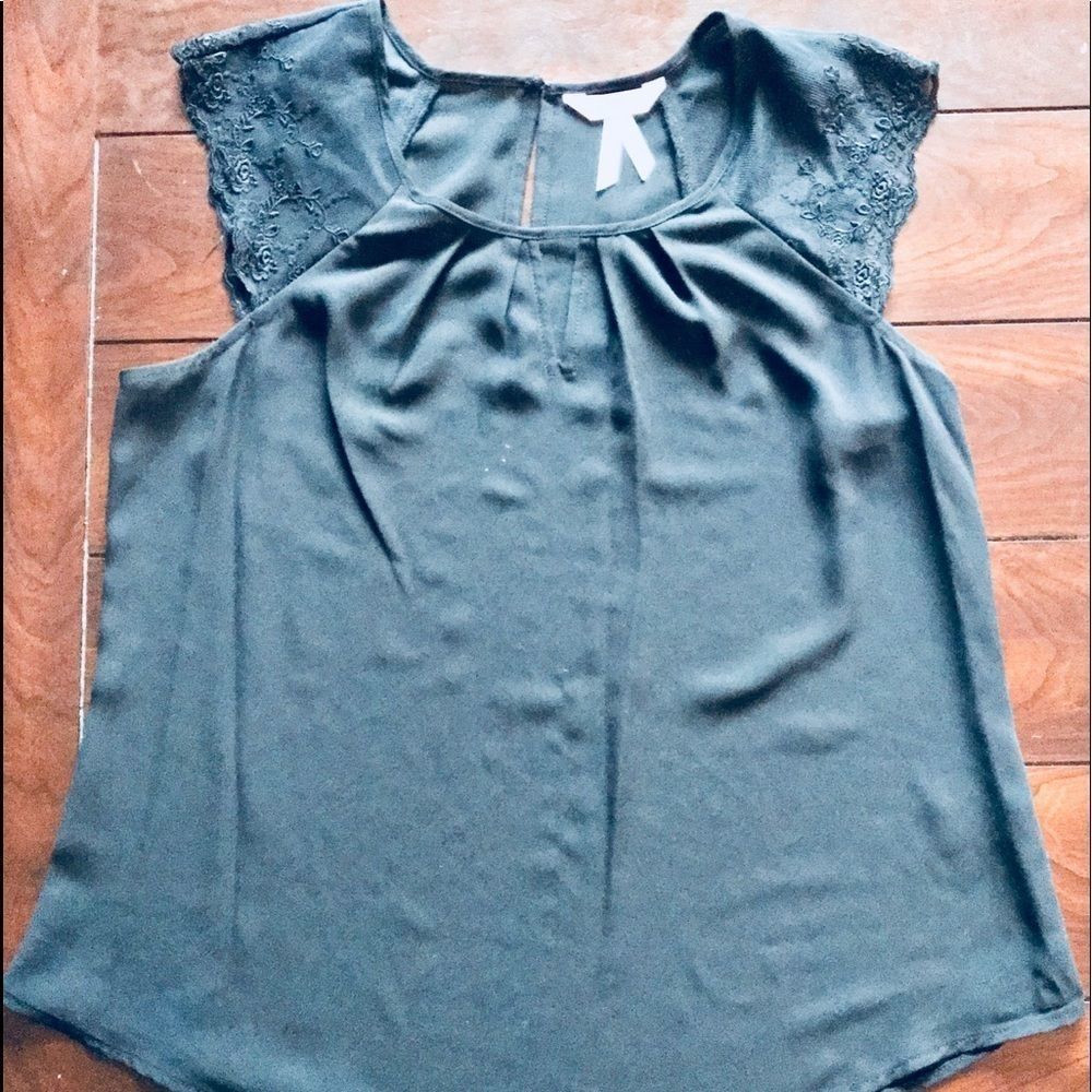 Candies Black Flowy sheer top Size M EUC